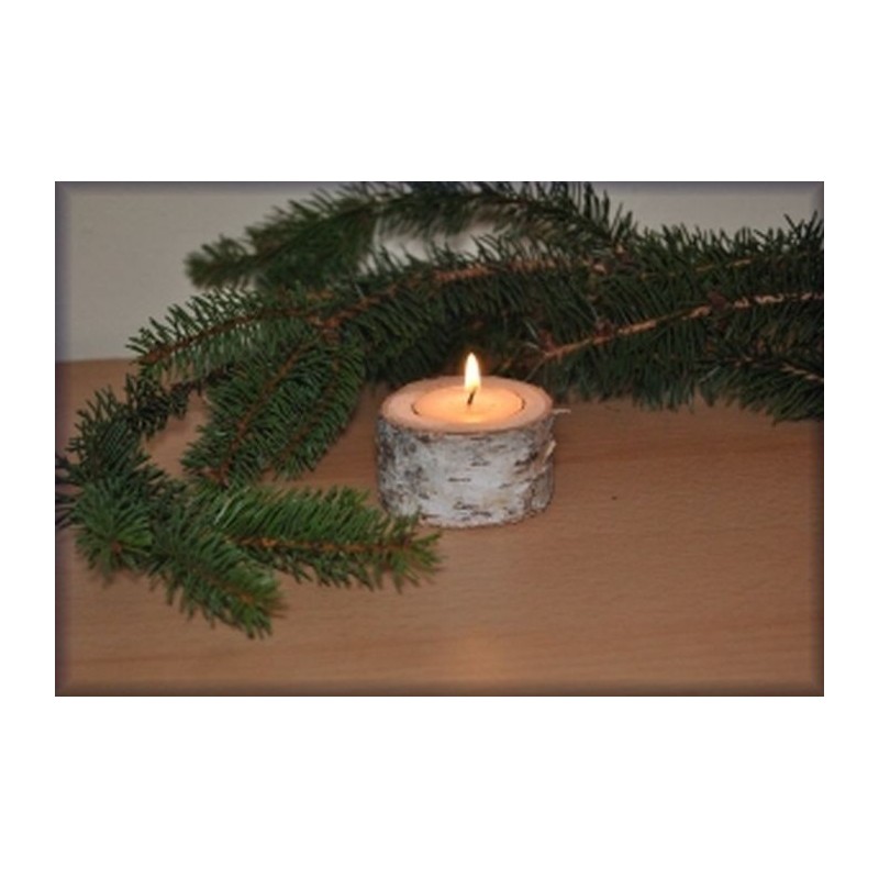 Dieser Kerzenständer aus Birkenholz ist eine geschmackvolle und rustikale Dekovariante.
Höhe ca. 4 cm